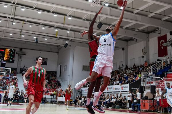 İzmir derbisinde galip Petkimspor!