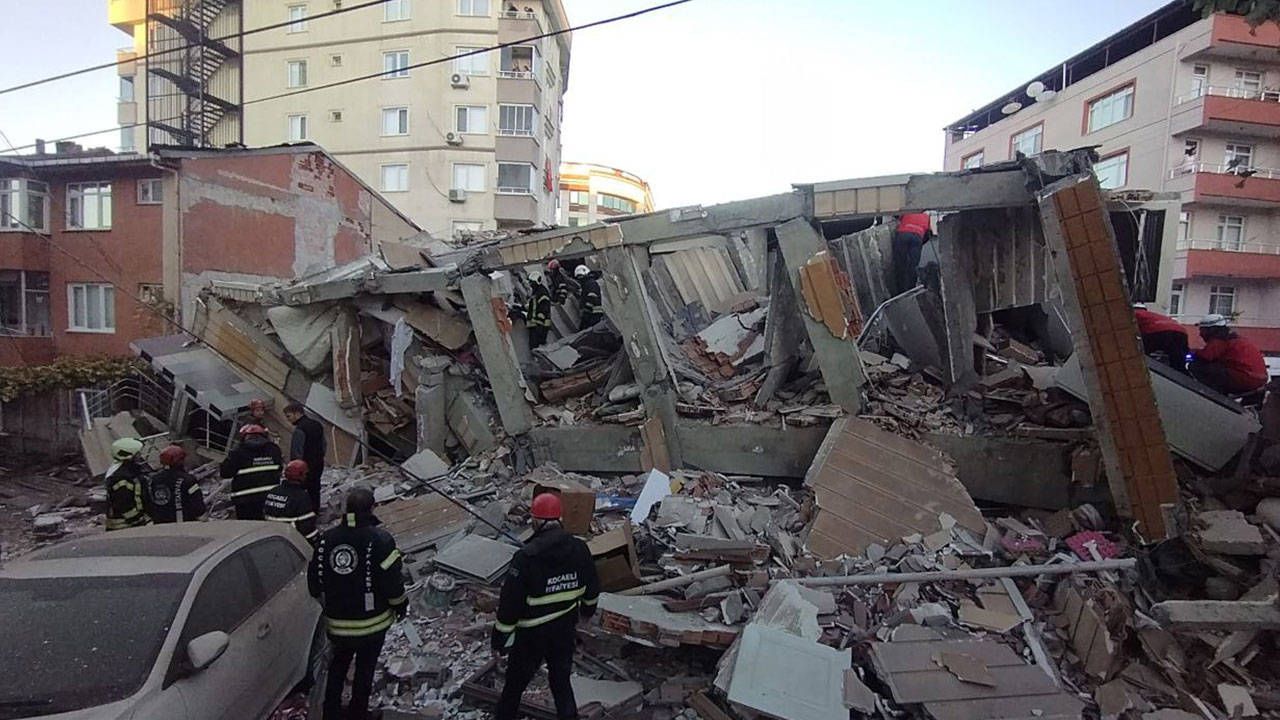 Gebze’deki faciada yan binadaki komşu konuştu: “4,5 ay önce şikayet oluşturduk”