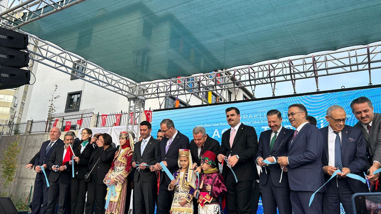 Bayraklı’ya 4 okul birden!