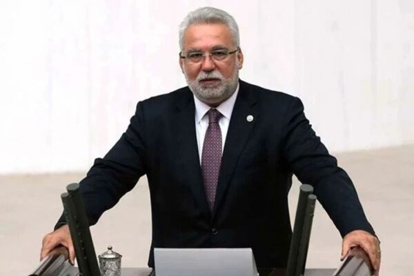 Eski vekili tahliye! Eski vekili tahliye!