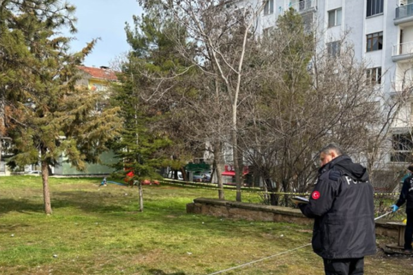 Millet Bahçesi’nde bir kişi ölü bulundu