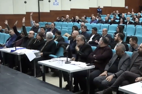 CHP Konak Grubu’nda Folkart çatlağı!