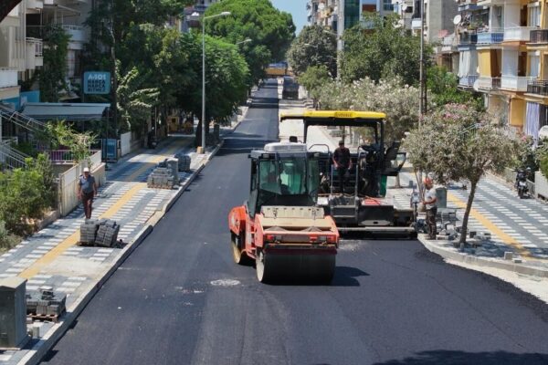 Salihli’de asfalt seferberliği